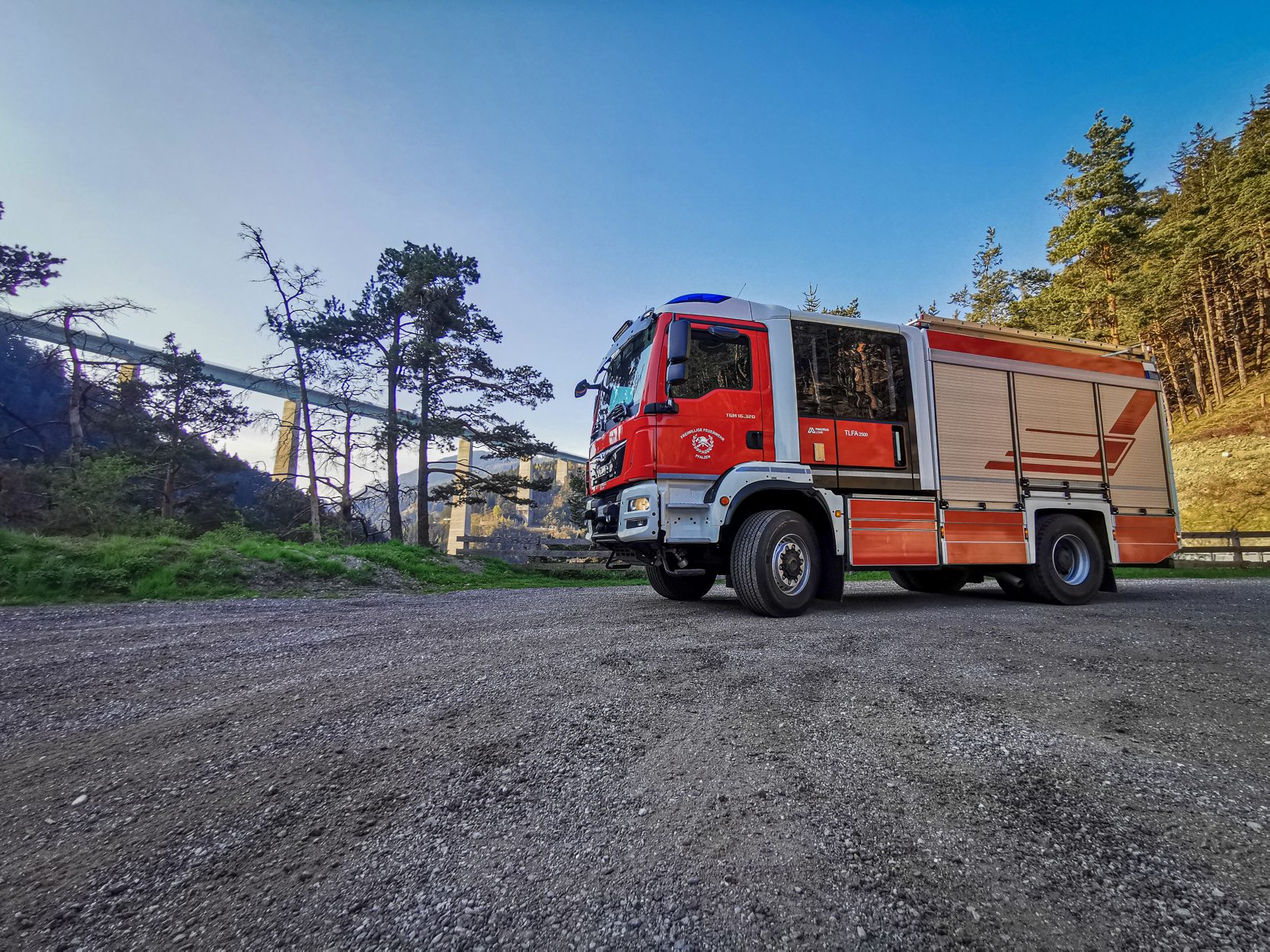 Originalaufnahme eines Feuerwehrfahrzeugs der FF Pfalzen